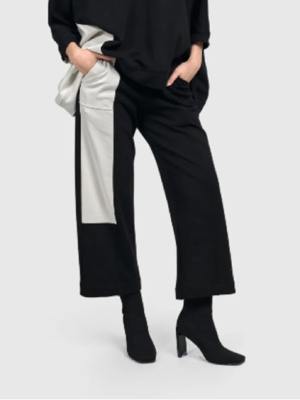 Urban Alembika Stargate Wide-Leg Women's Pants - Black & White. Size L